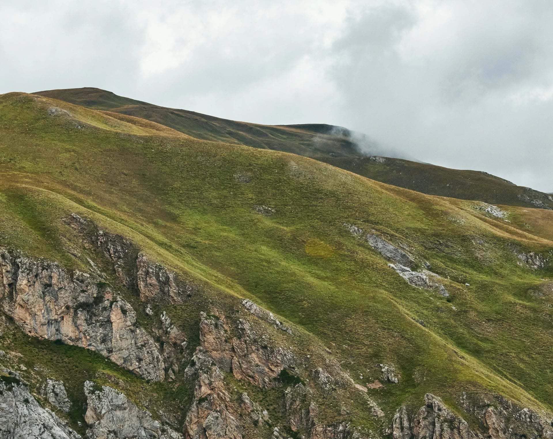 Give Korab a full day from Radomirë